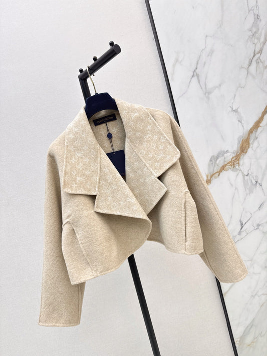 26Latest Autumn/Winter Cropped Wool-Blend Coat with Lapel Collar