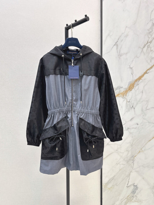 26Latest Autumn/Winter Color-Block Hooded Drawstring Dress