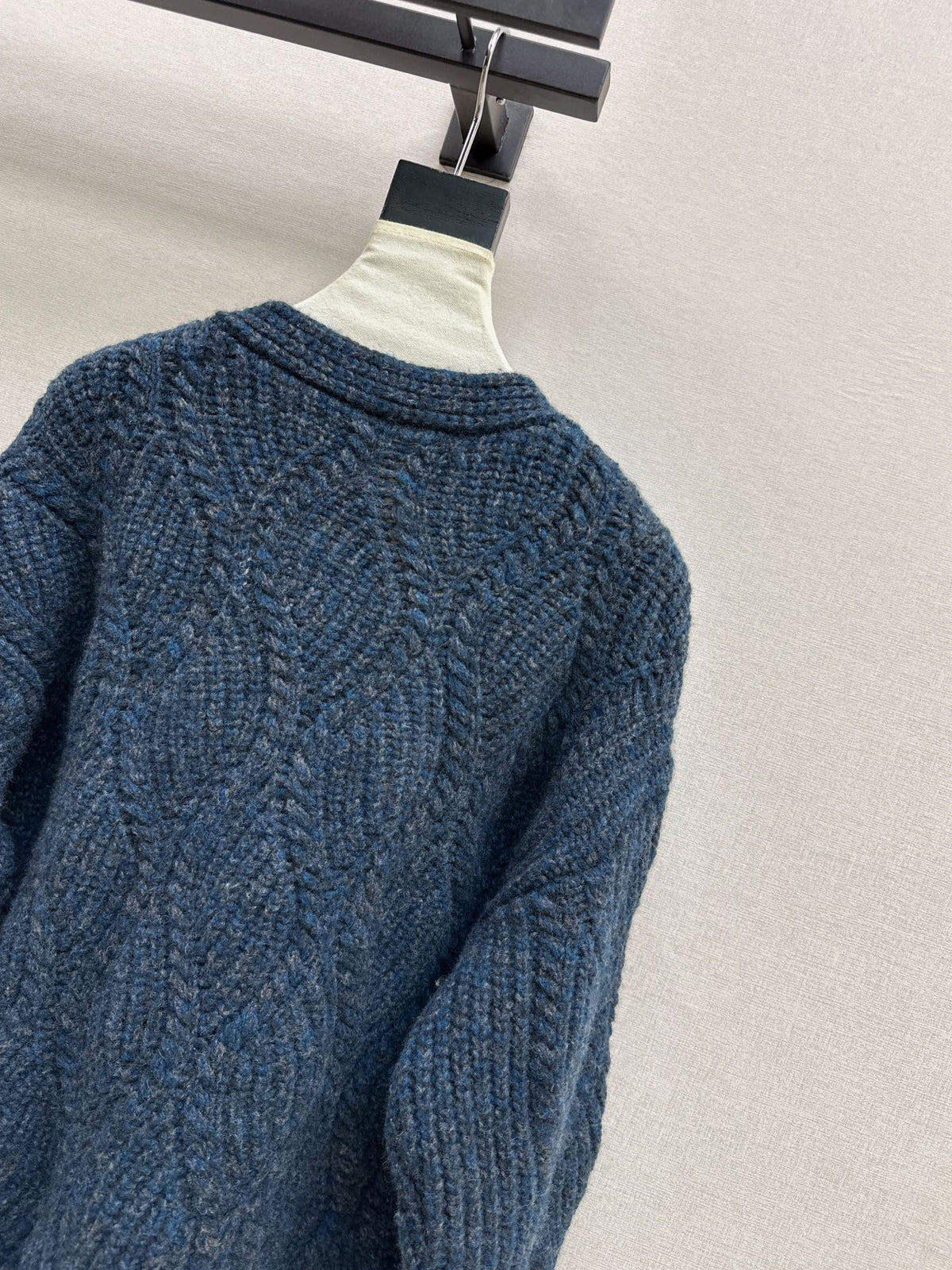 26Latest Autumn/Winter Premium Solid-Color Textured V-Neck Knit Cardigan