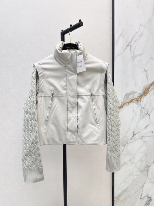 26Latest Autumn/Winter 2-Piece Set: Down Vest with Detachable Sleeves