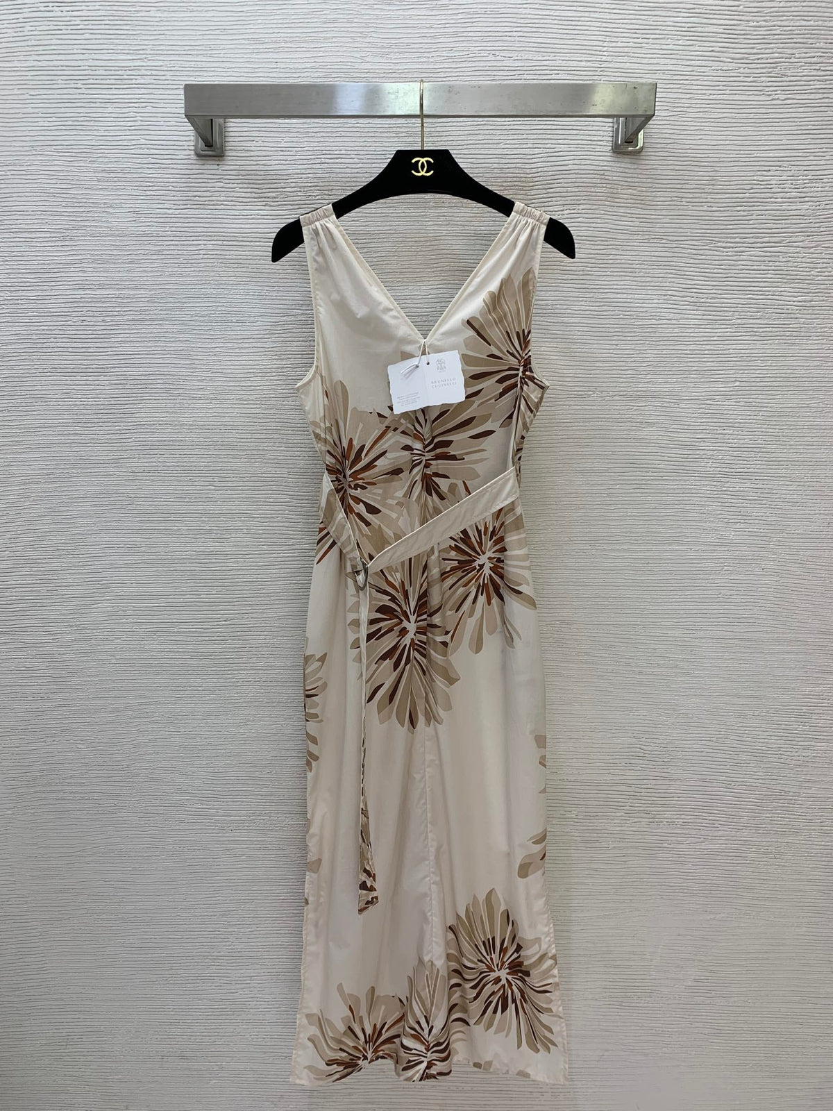 26 New Elegant Sleeveless Dress