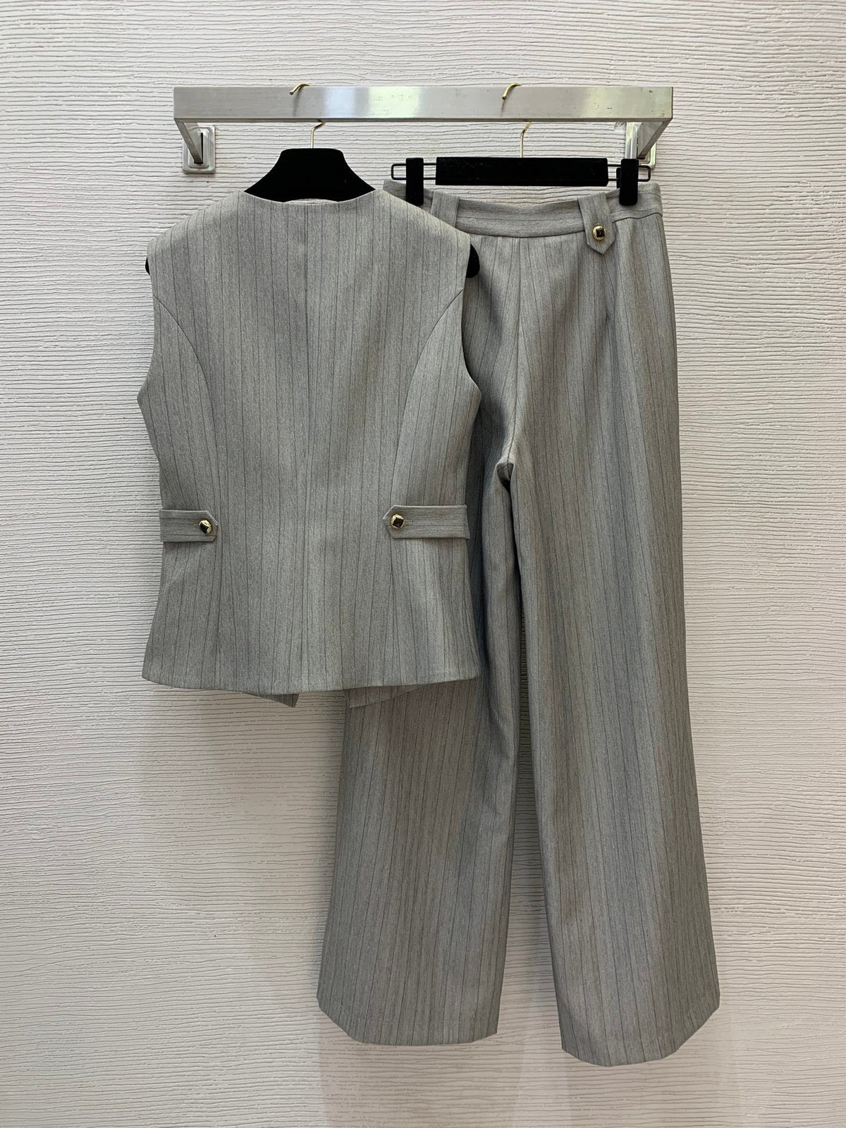 26New Commuter-Style Two-Piece Set