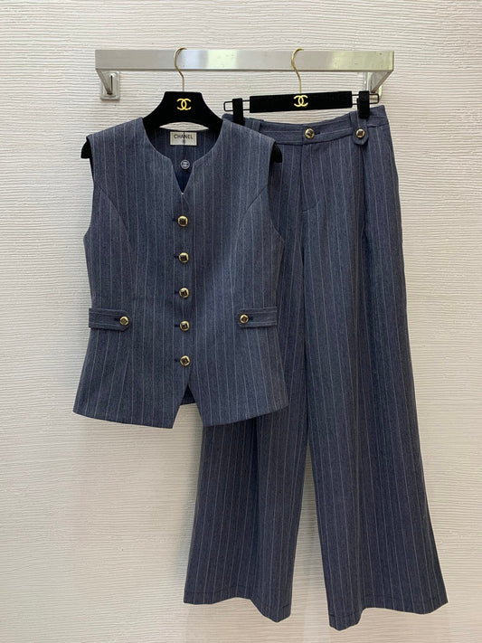 26New Commuter-Style Two-Piece Set