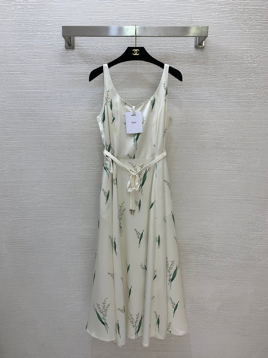 26New Slimming, Waist-Defining, Flared-Hem Camisole Dress