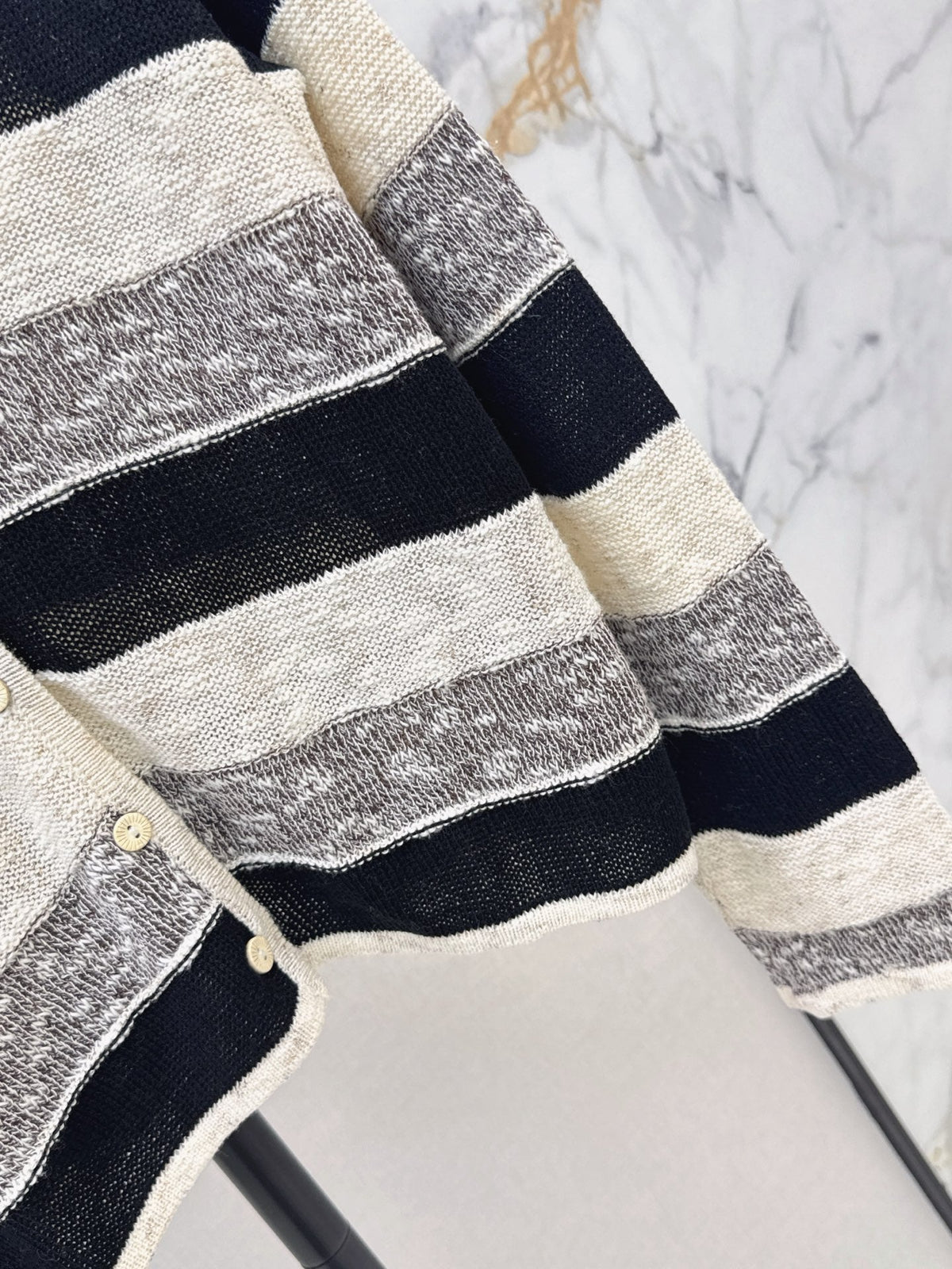 26FW New Loose-Fit Striped Long-Sleeve Knit Cardigan with Embroidered Logo 🤎