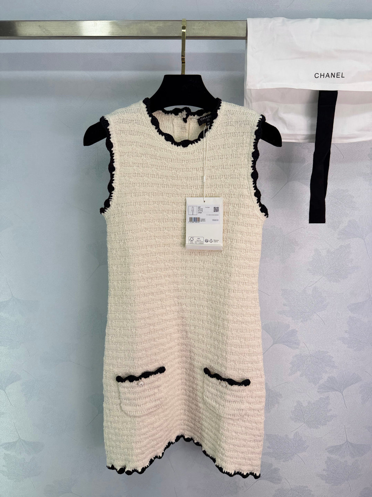 Color-blocked woven round neck knit vest dress