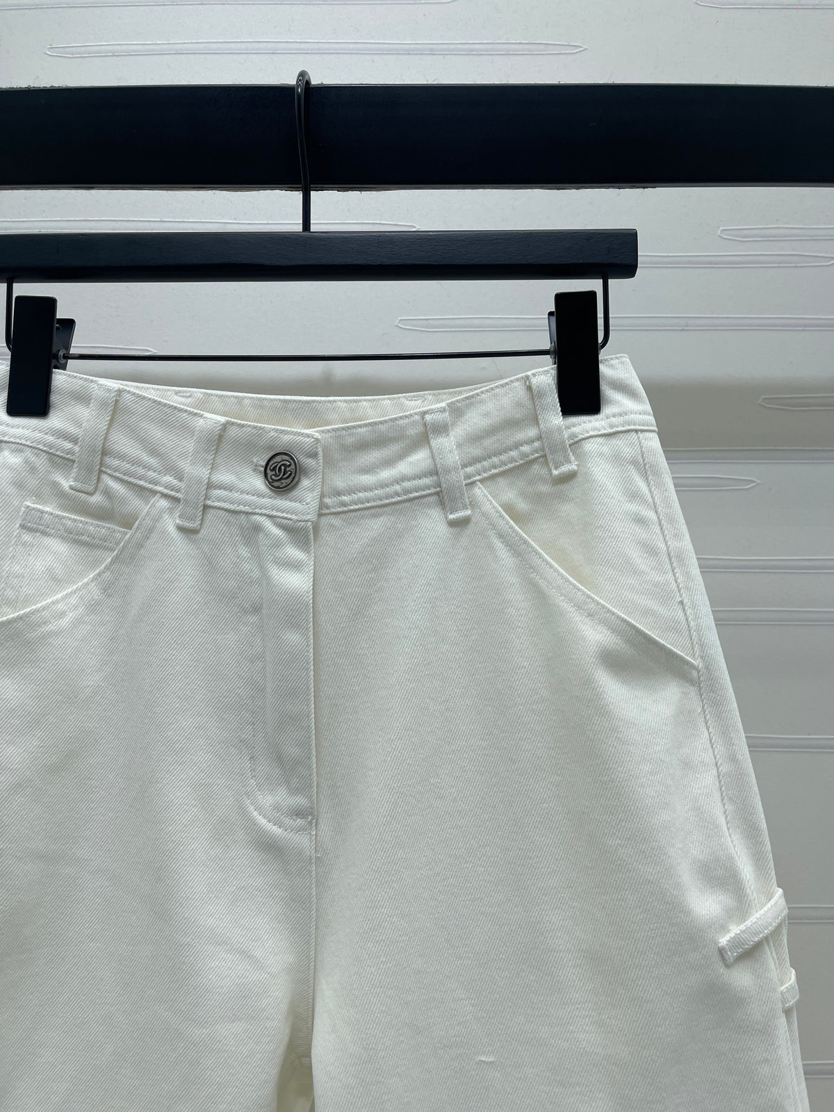 Vintage-style high-waisted jeans