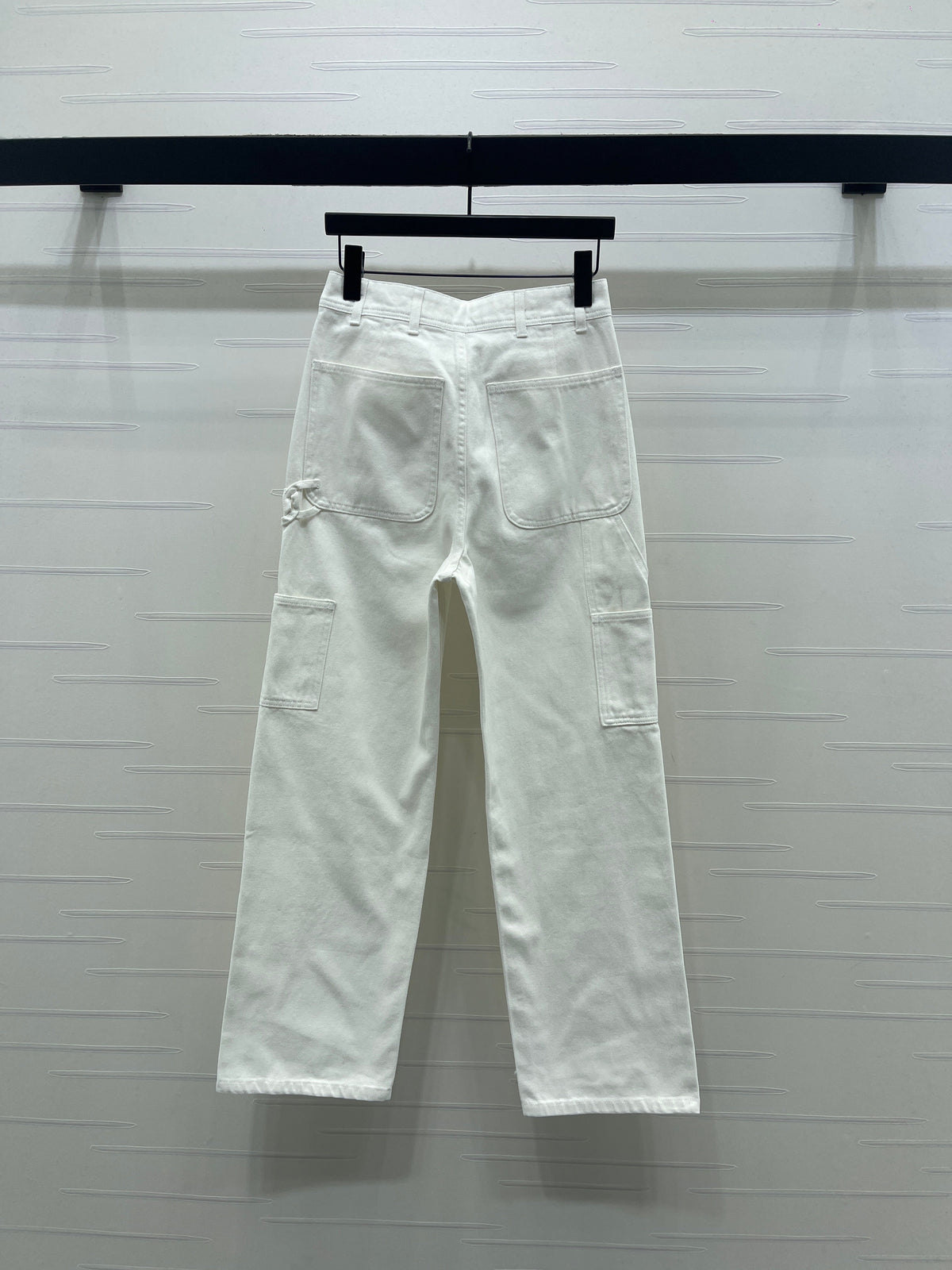 Vintage-style high-waisted jeans