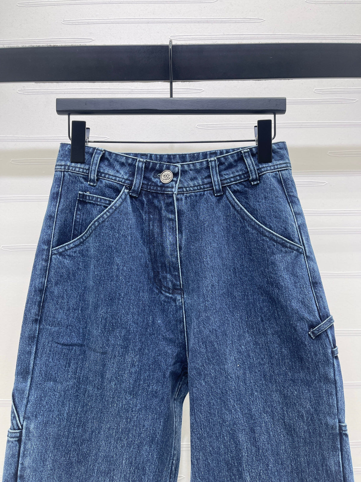 Vintage-style high-waisted jeans