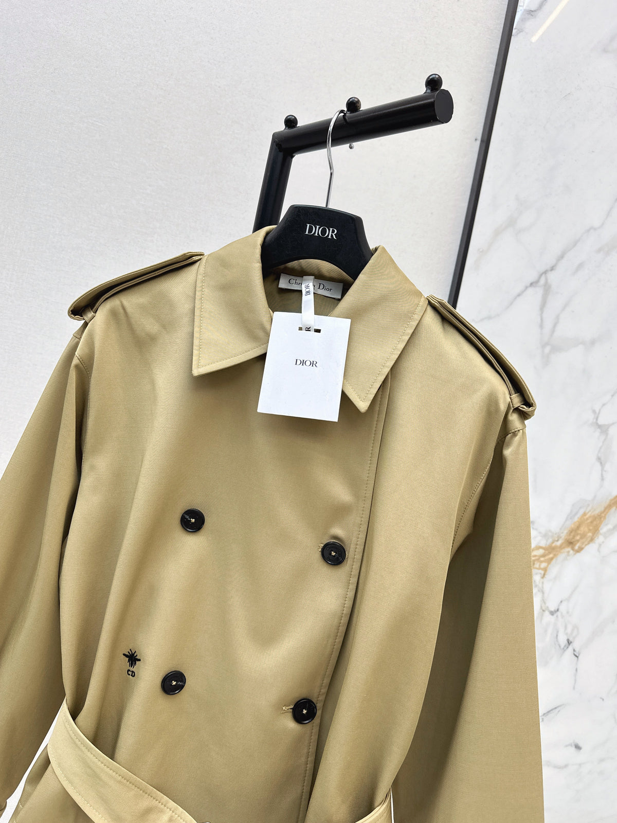 Short trench coat with bee embroidery