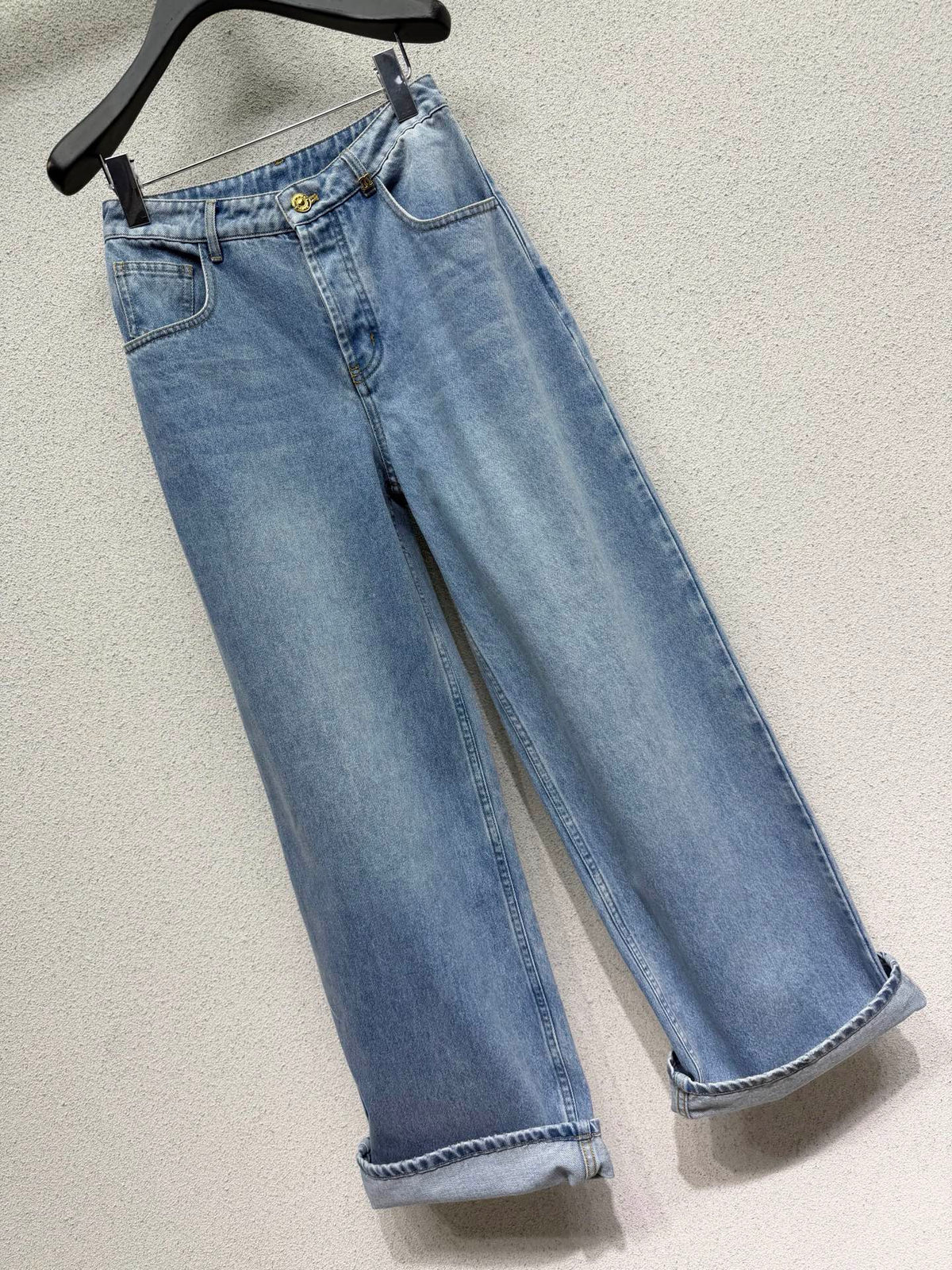 Wide-leg straight-leg jeans