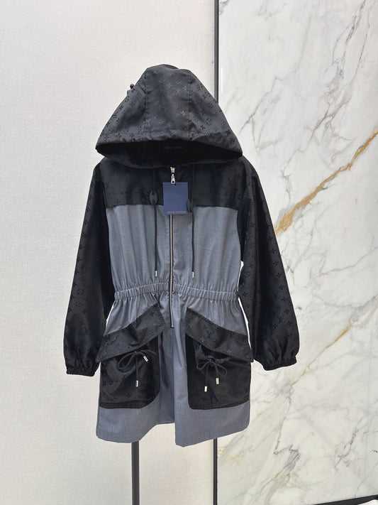 26Latest Autumn/Winter Color-Block Hooded Drawstring Dress