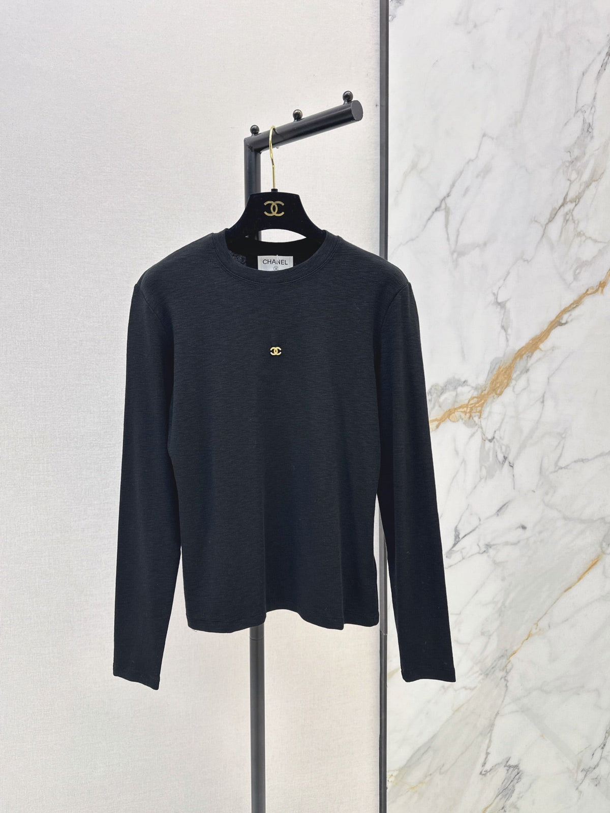26Latest Autumn/Winter Base Layer with Hardware Accents