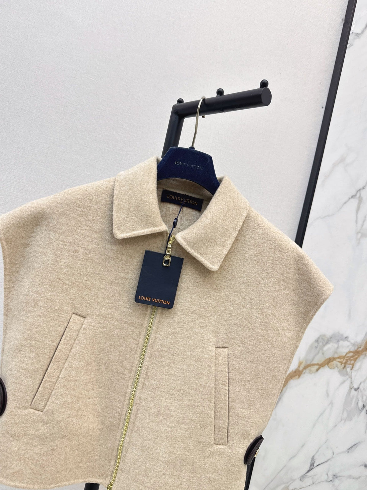 26Latest Autumn/Winter Oatmeal Double-Faced Wool-Blend Vest