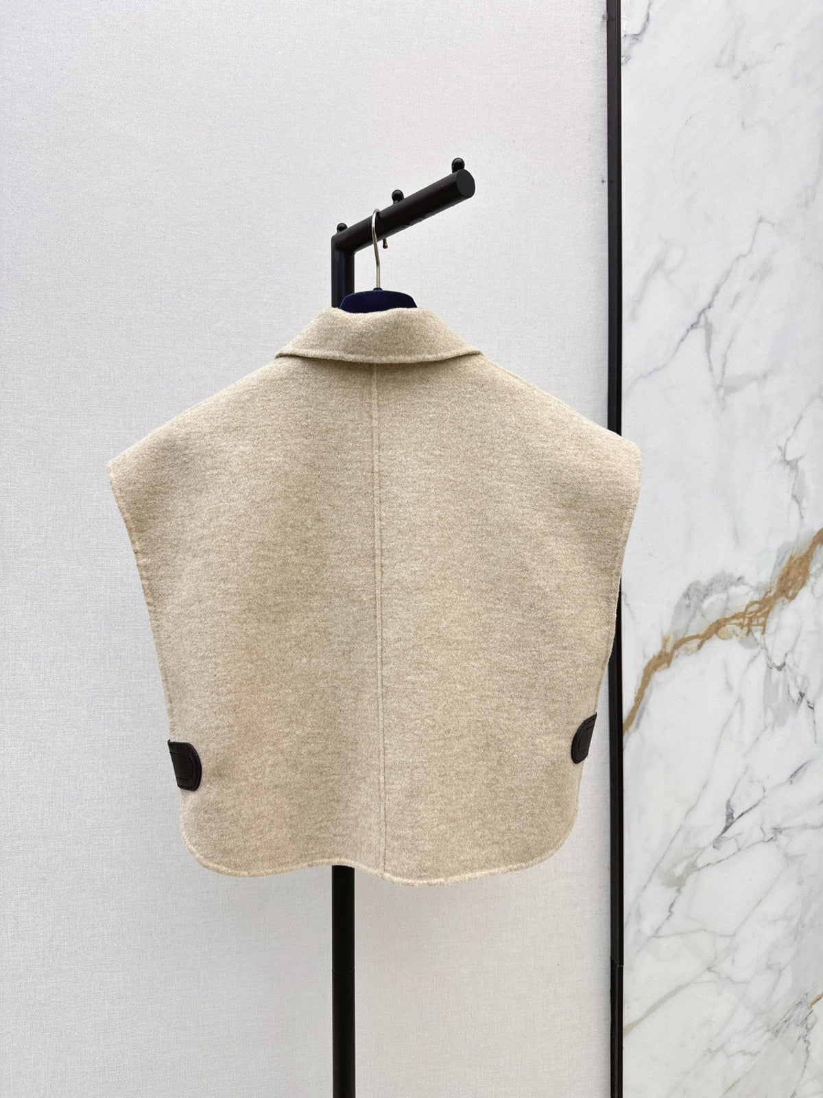 26Latest Autumn/Winter Oatmeal Double-Faced Wool-Blend Vest