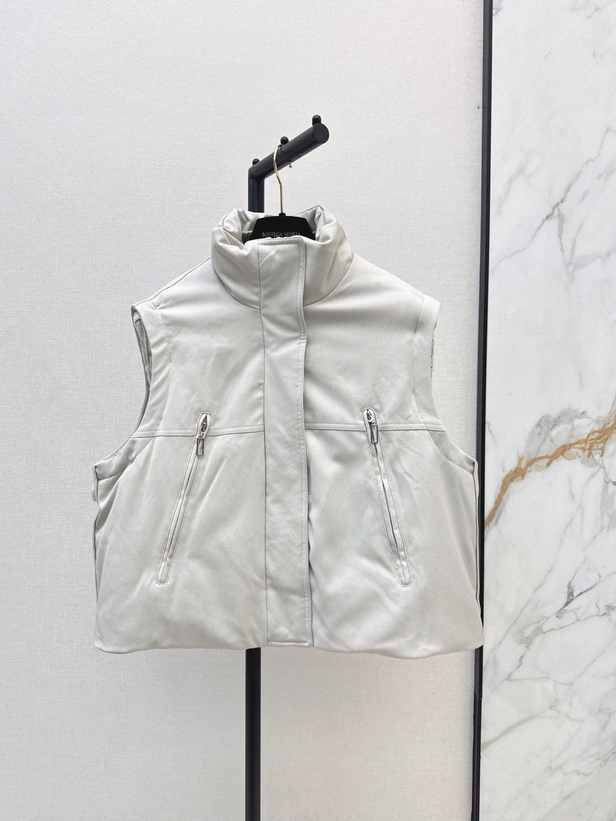26Latest Autumn/Winter 2-Piece Set: Down Vest with Detachable Sleeves