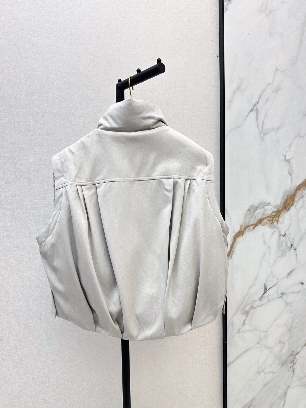 26Latest Autumn/Winter 2-Piece Set: Down Vest with Detachable Sleeves