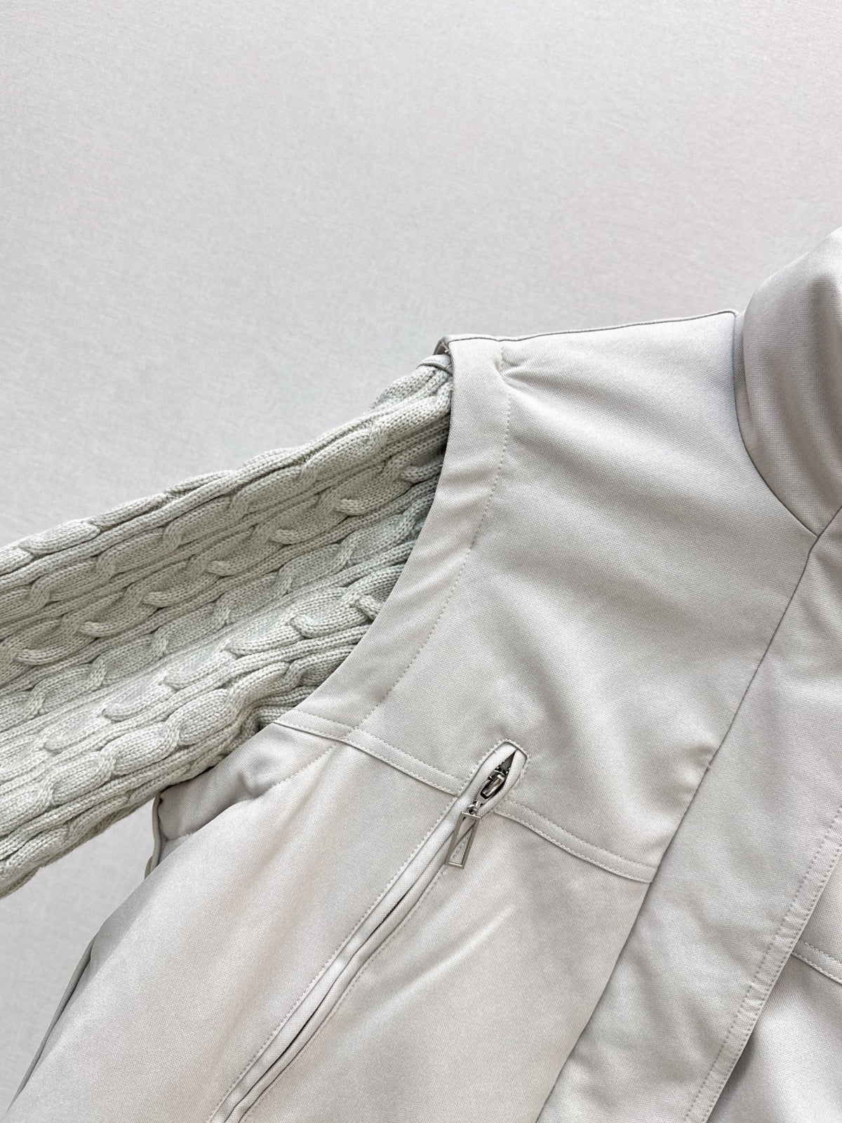26Latest Autumn/Winter 2-Piece Set: Down Vest with Detachable Sleeves