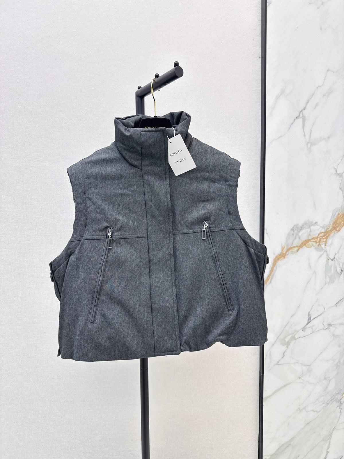 26Latest Autumn/Winter 2-Piece Set: Down Vest with Detachable Sleeves