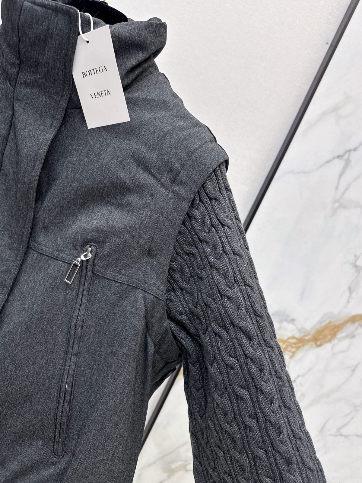 26Latest Autumn/Winter 2-Piece Set: Down Vest with Detachable Sleeves