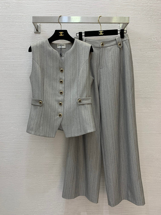 26New Commuter-Style Two-Piece Set