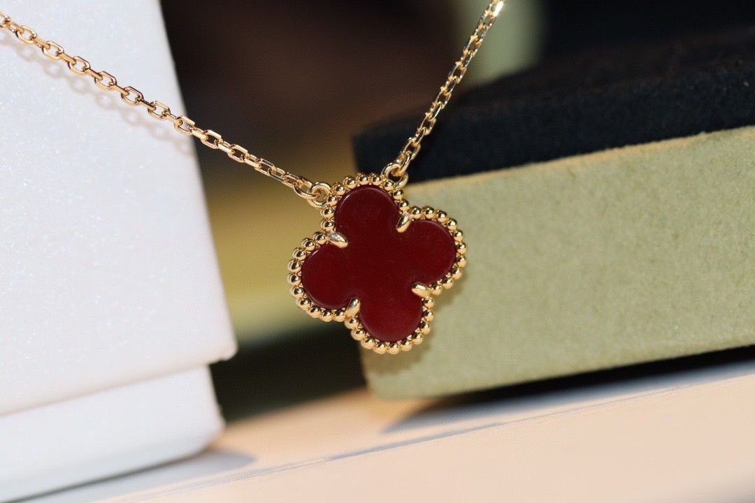 Red agate necklace