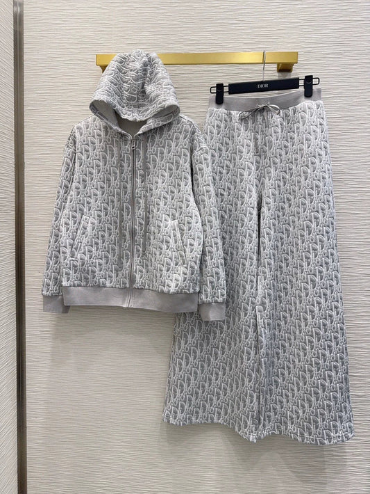 26New Letter-Jacquard Zip-Up Hooded Jacket and Trousers Casual Set
