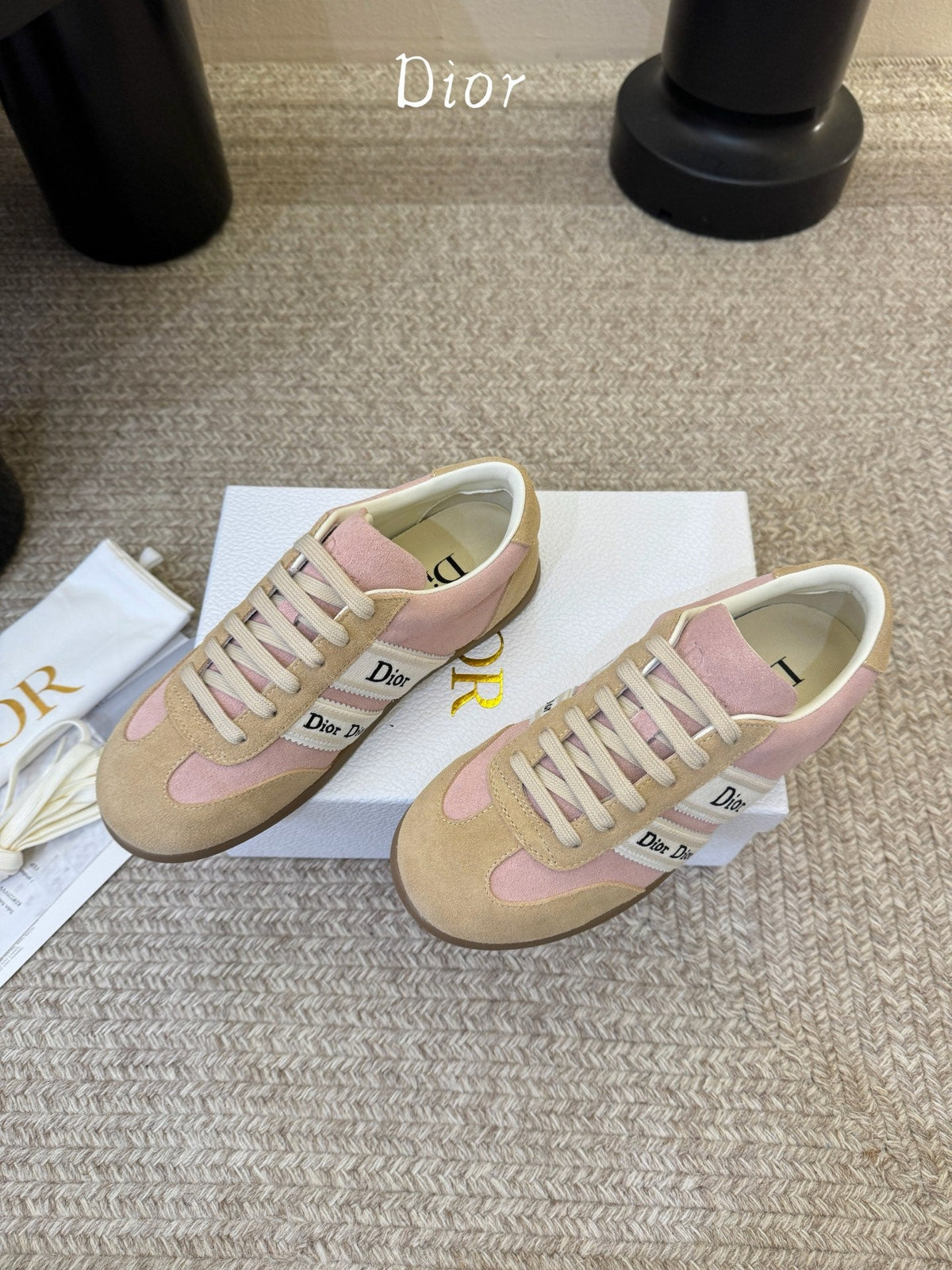26SS NEW Ribbon Embroidered Sneakers